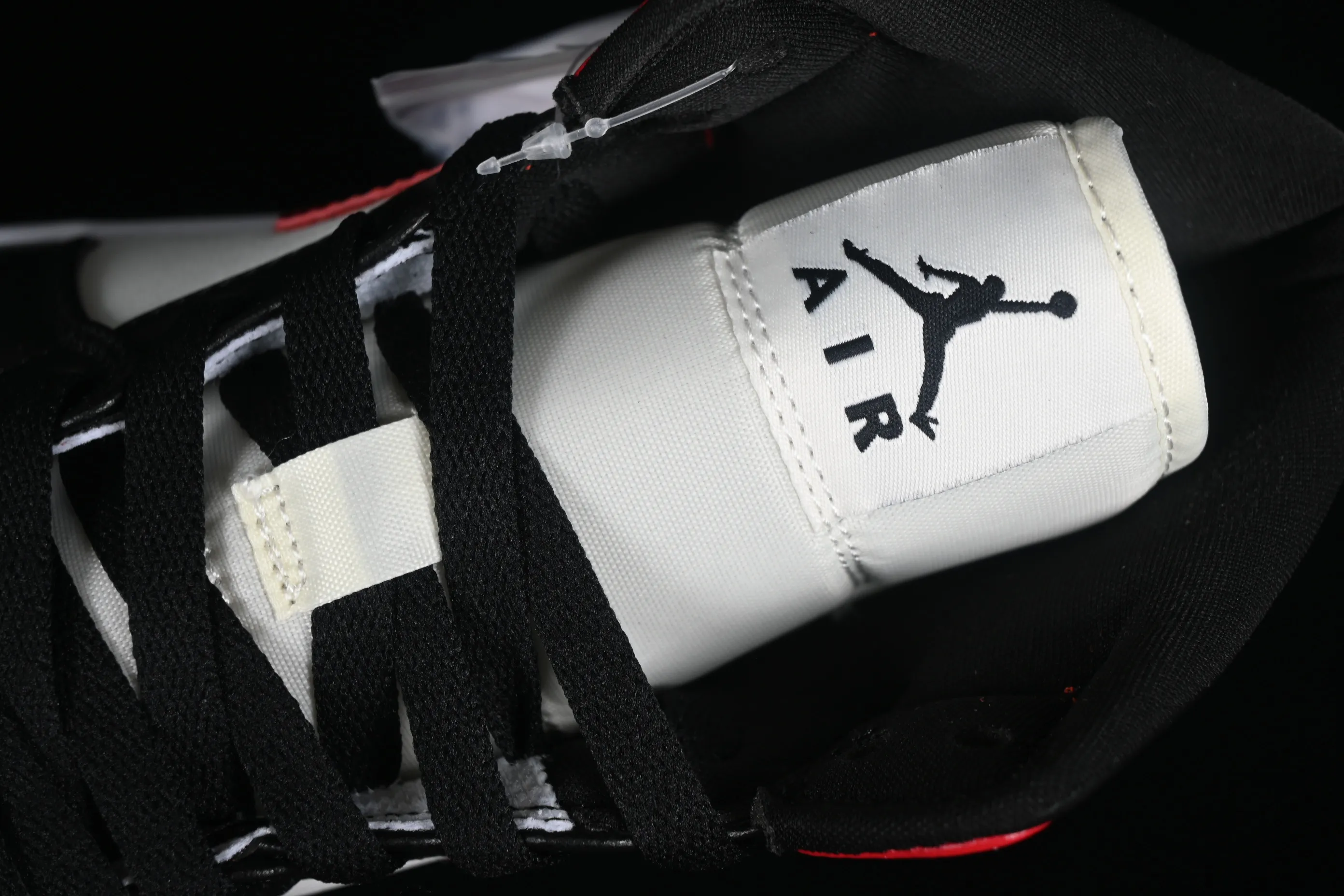 All categories Air Jordan Jordan series basketball shoes Air Jordan 1 Mid Air Jordan 1 Mid "Black Toe" AJ1 Joe 1 white black red Zhongbang basketball shoes BQ6472-160